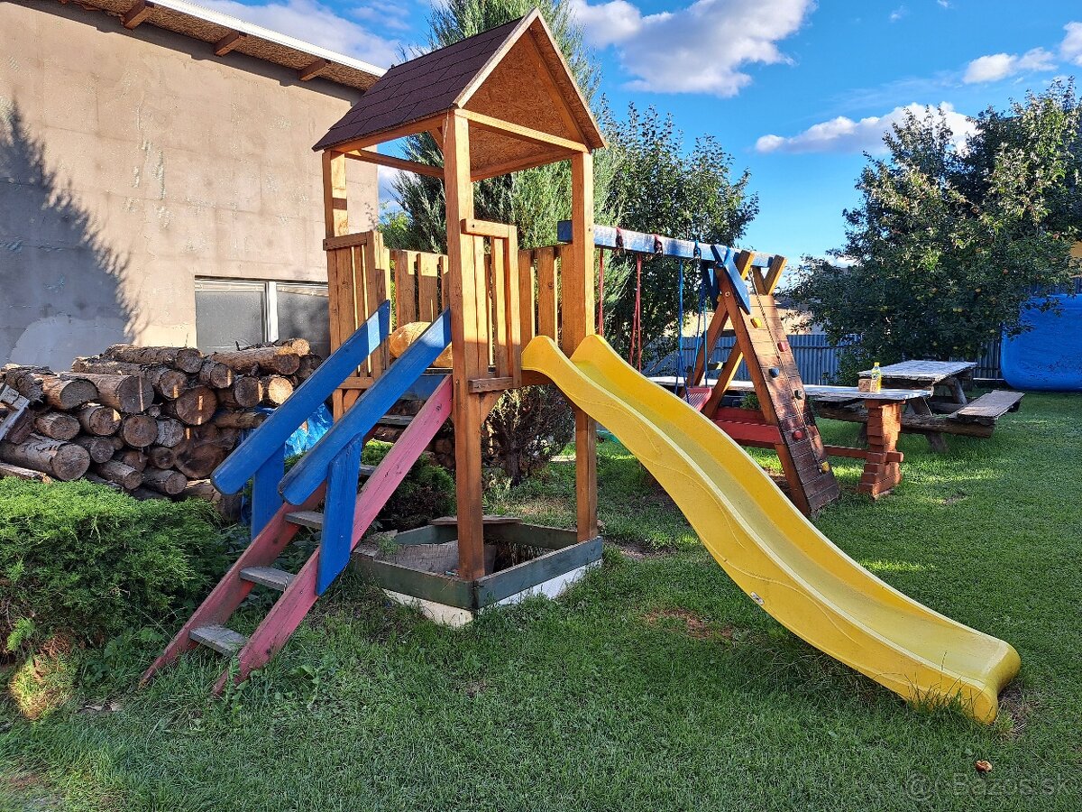 Detsky záhradný domcek+trampolina