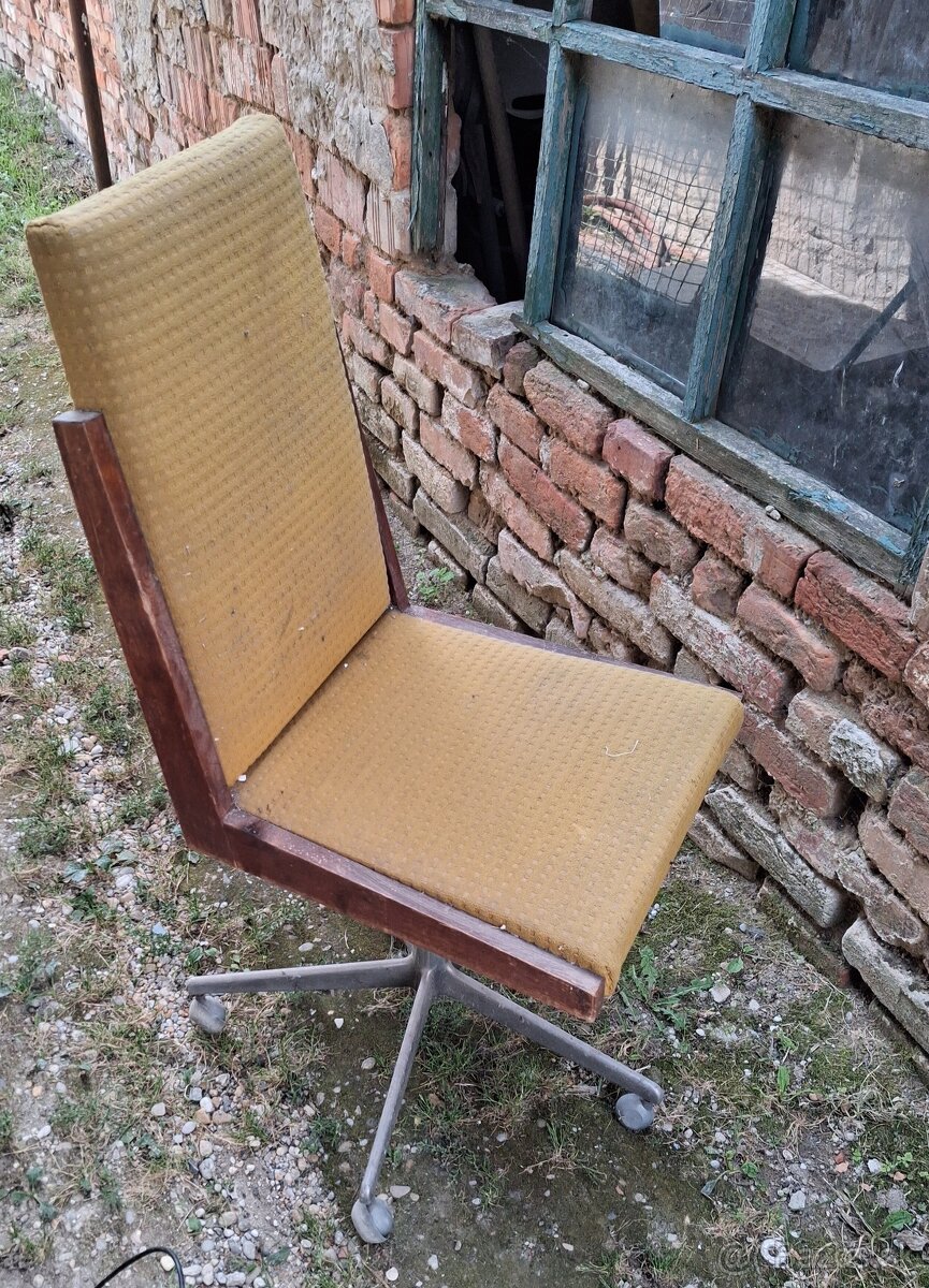 Retro stoličky otocné