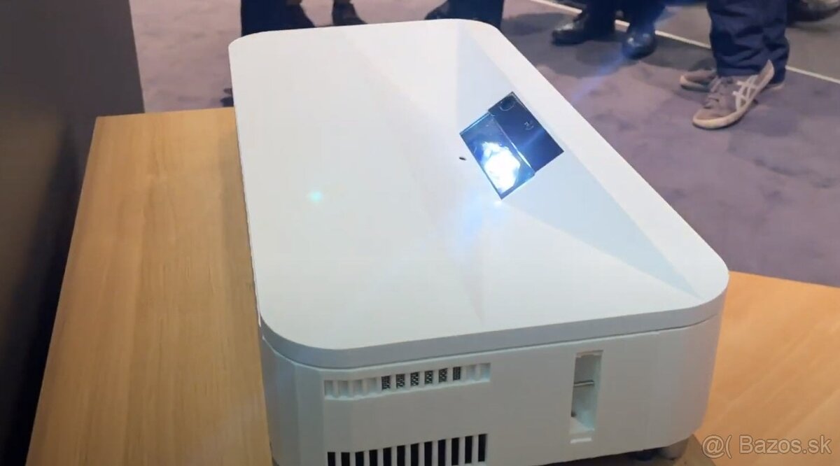 Projektor 4K EPSON EB-810E iba rozbalený