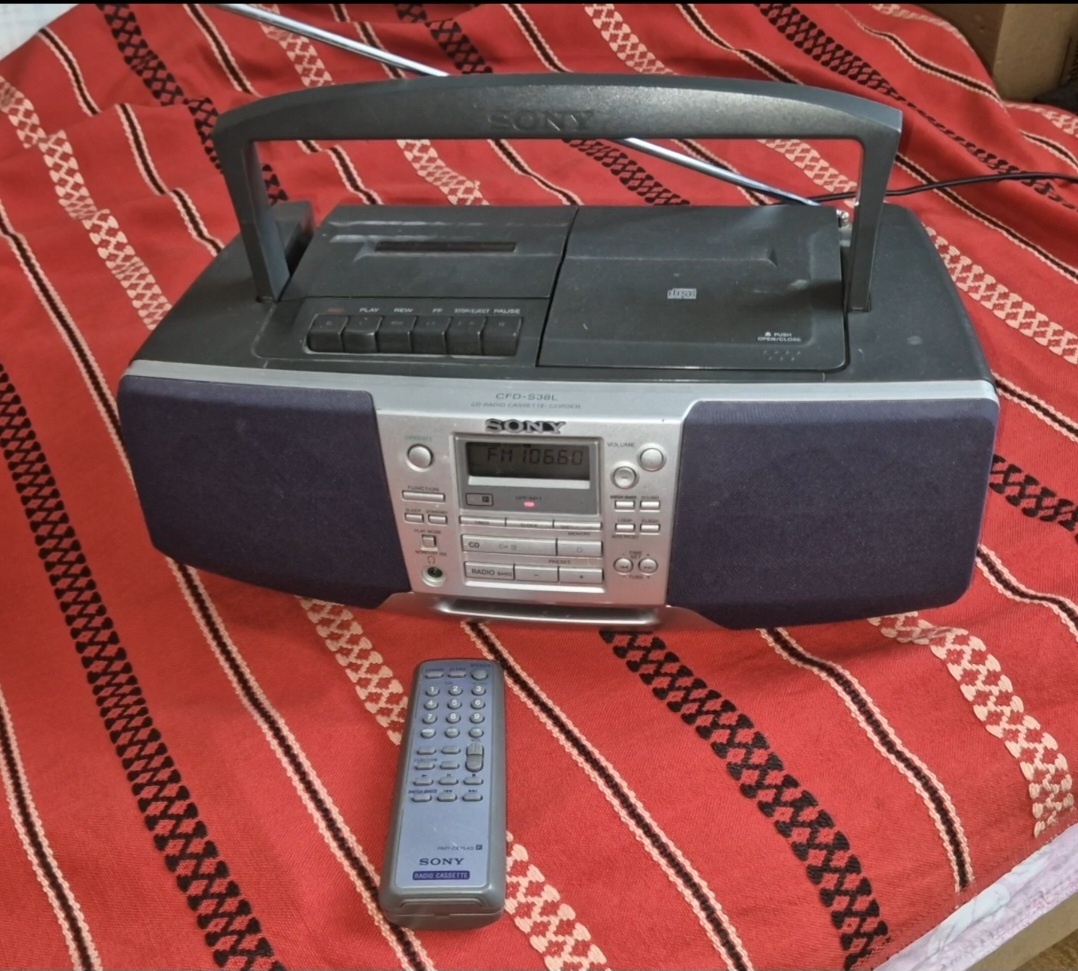 Sony STEREO prenosné rádio Boombox 230v sieť aj Baterky