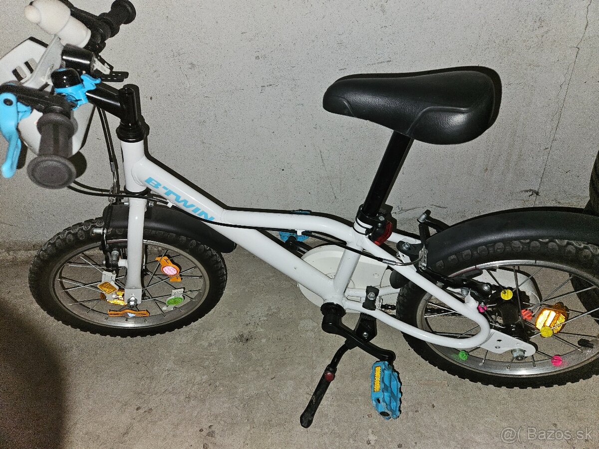 16 palcov