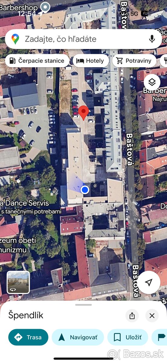 Ponúkam na prenájom dve parkovacie miesta v centre