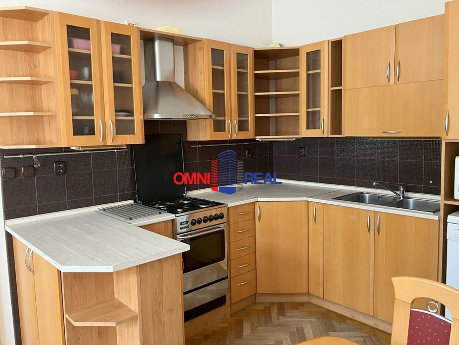 Tichý 2 izbový byt 60 m2, Šancová 4/6, balkón