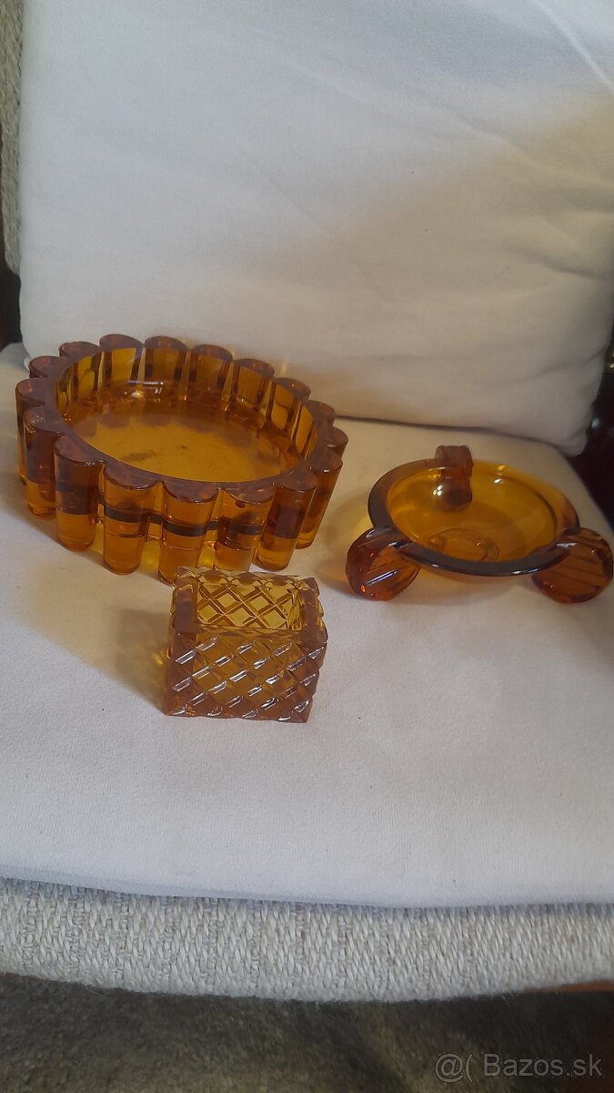 Medové sklo Art Deco