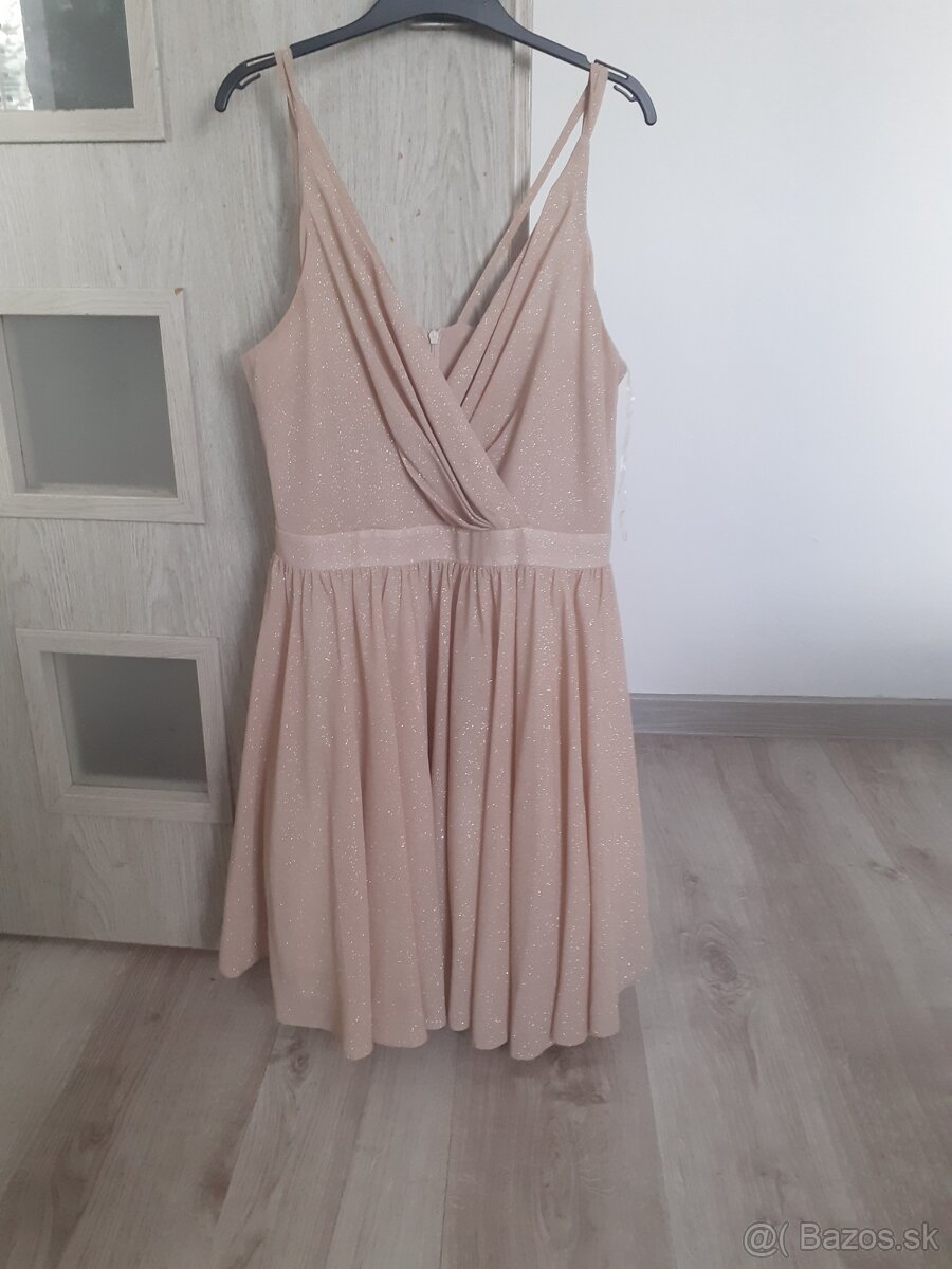 Krátke Spoločenské šaty