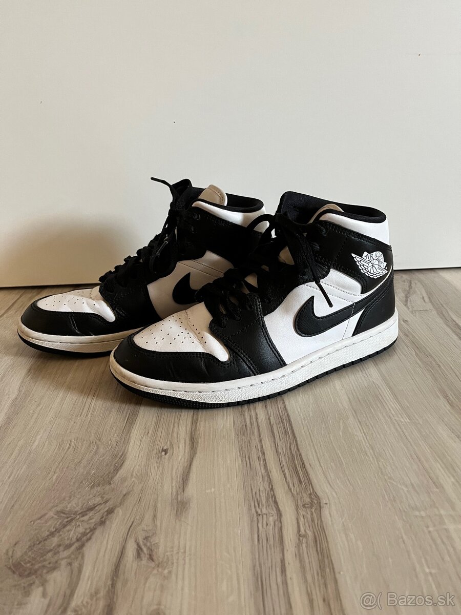 WMNS AIR JORDAN 1 MID 365
