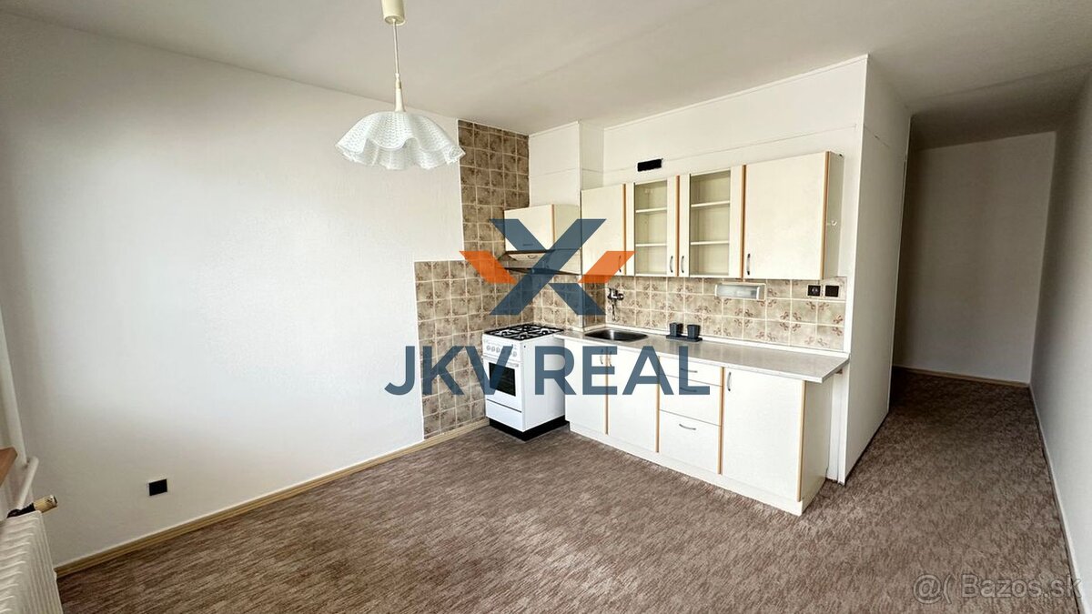 Veľkoplošný 2 izbový byt, 3x loggia, širšie centrum Prievidz