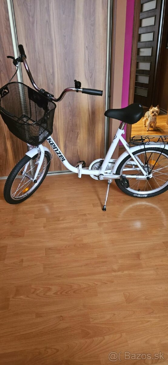 Ženský bicykel s košíkom