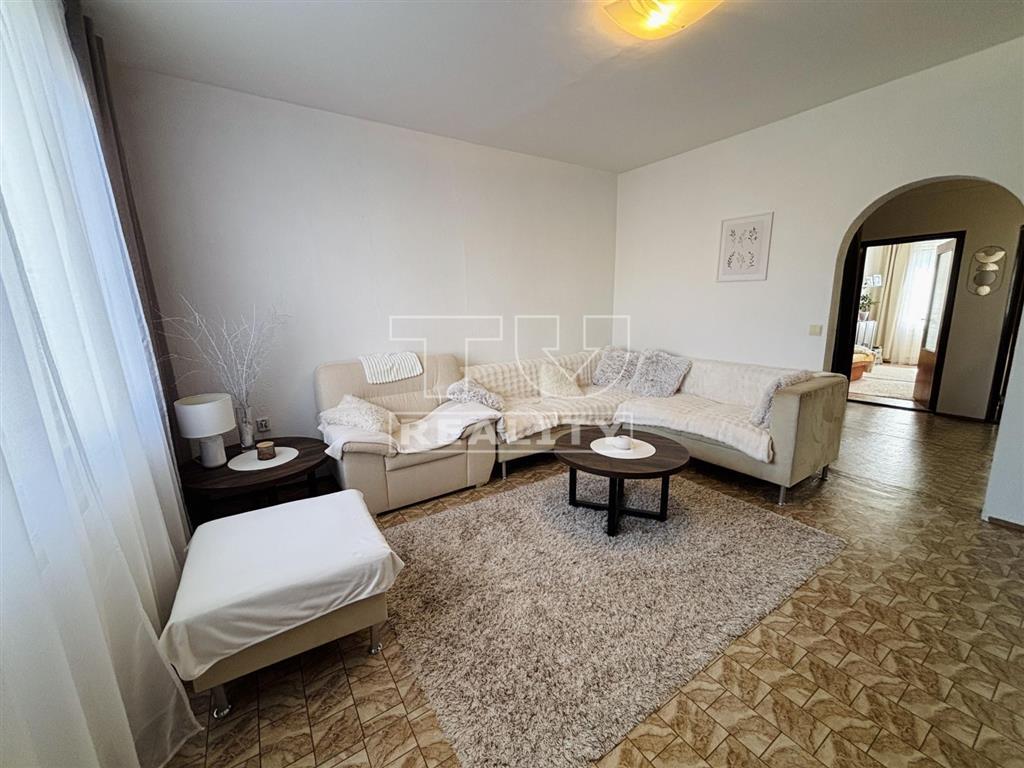 IBA U NÁS 4-IZBOVÝ BYT 80m2 S BALKÓNOM, BÁNOVCE NAD...