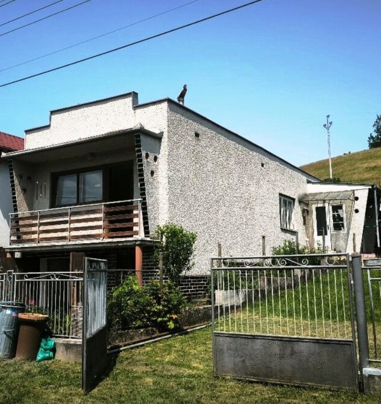 LIPOVANY -2-izbový víkendový domček na pozemku 1281 m2