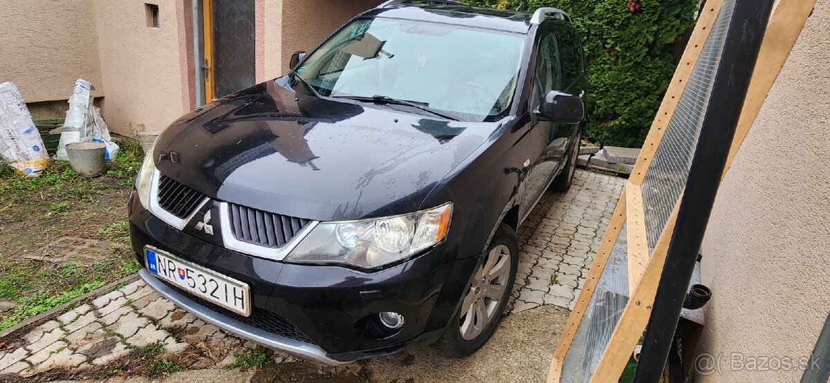 Mitsubishi Outlander 2.2, nafta