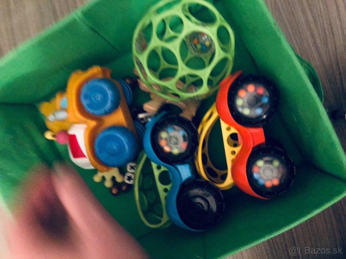 Hračky pre najmenších spolu cena 8 eur