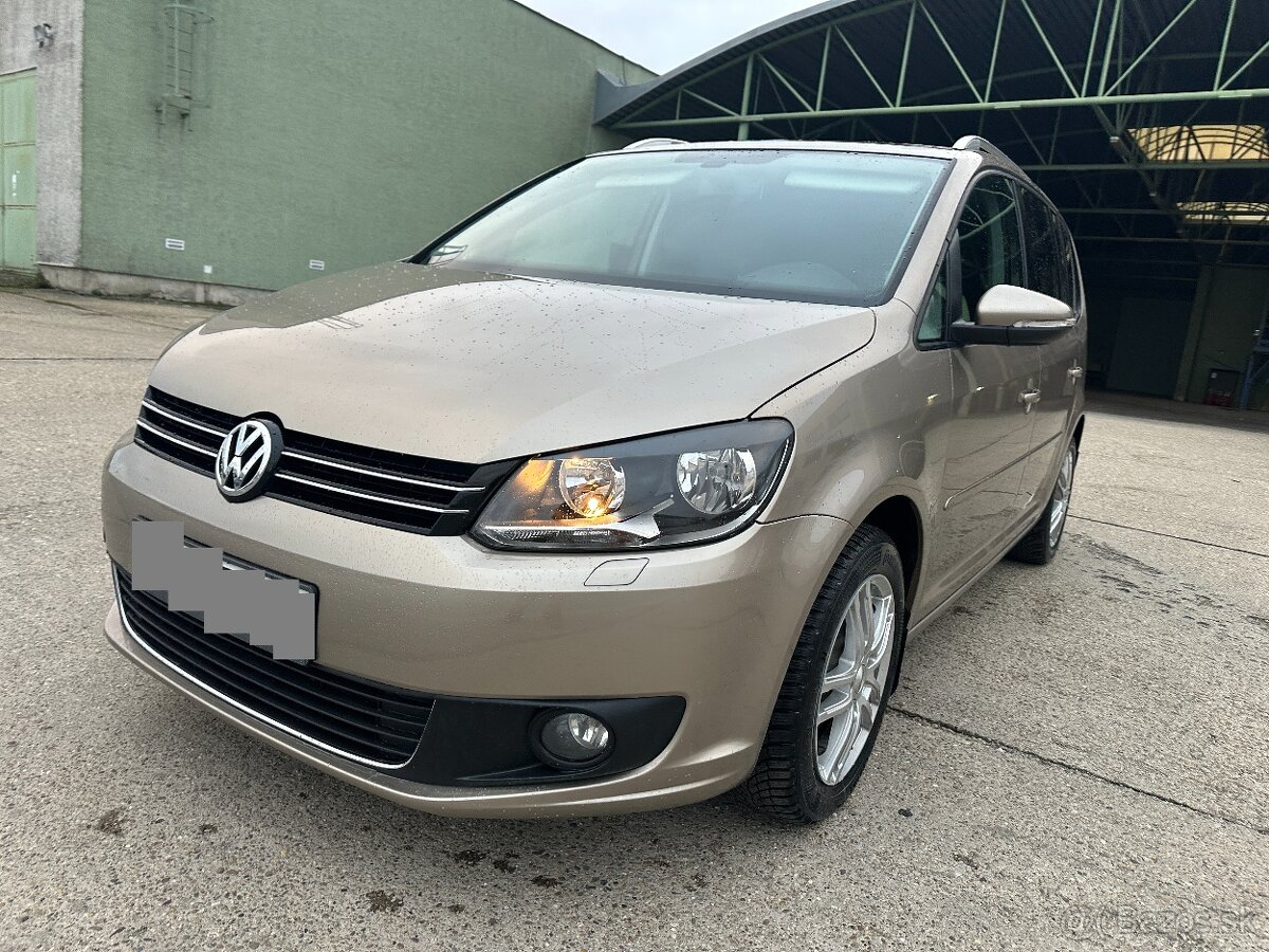 Volkswagen Touran 1.4 TSI Highline 7 miest + Ťažné
