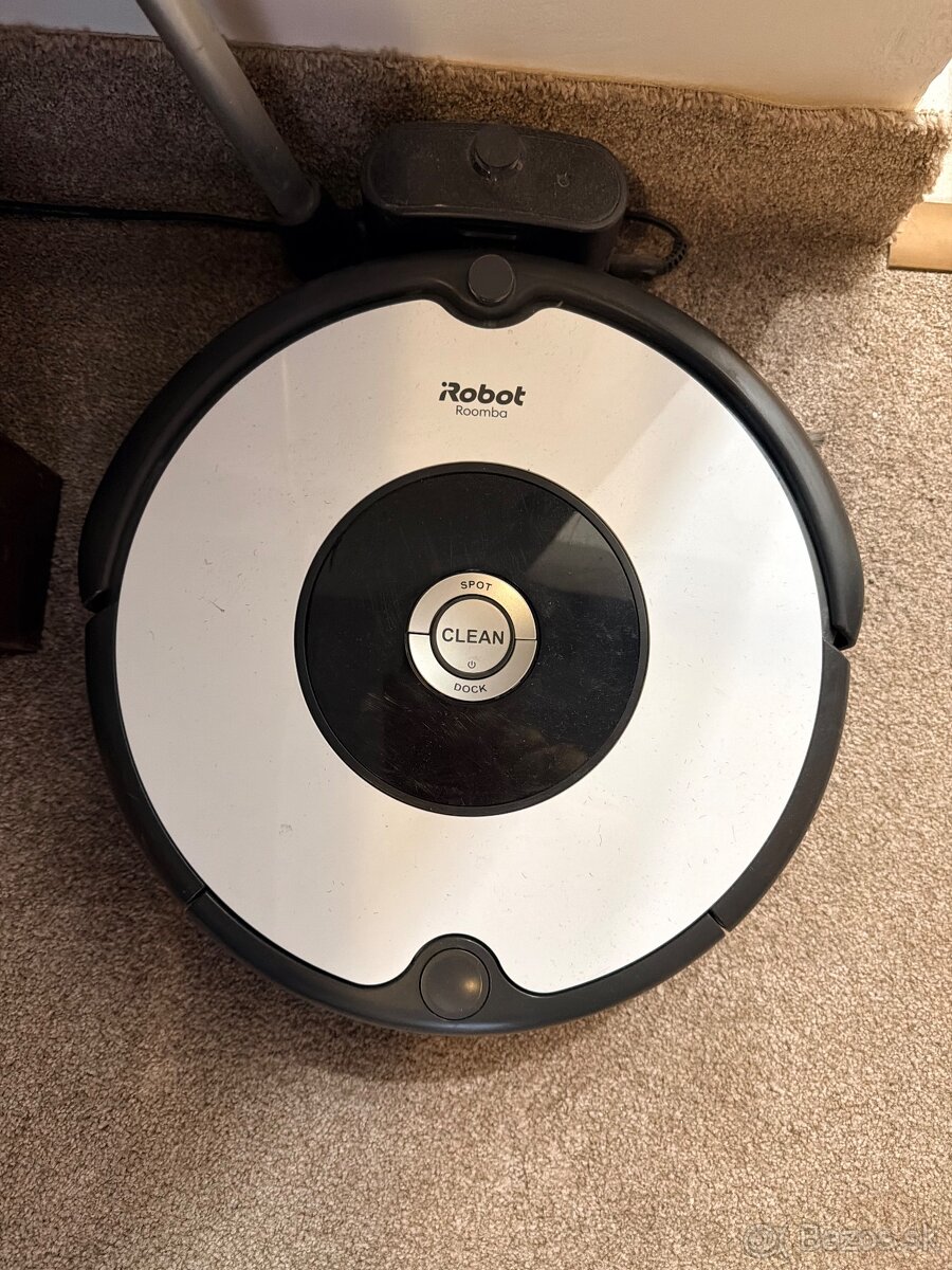 Roboticky vysavac Roomba