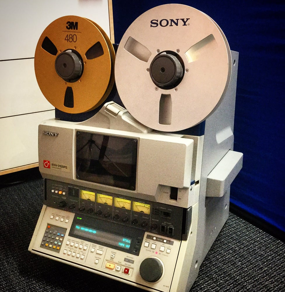 Kupim kotucovy video rekorder Ampex alebo Sony a 1" pasky