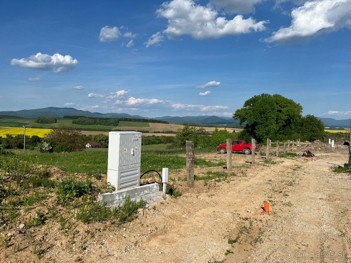 Na predaj stavebný pozemok s IS v Trenčianskom Jastrabí
