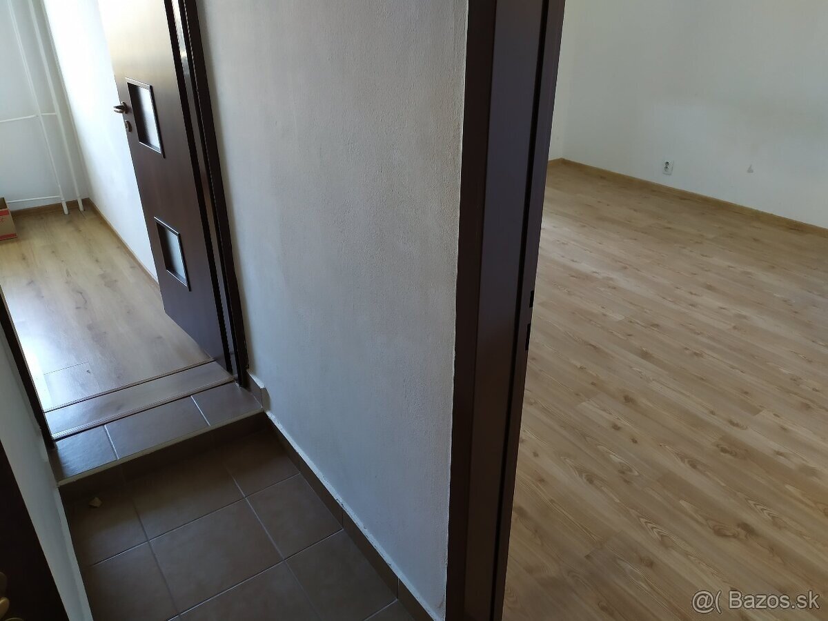 1,5 izbový INVESTIČNÝ byt, 39m2, lodžia, Sofijská-Ťahanovce