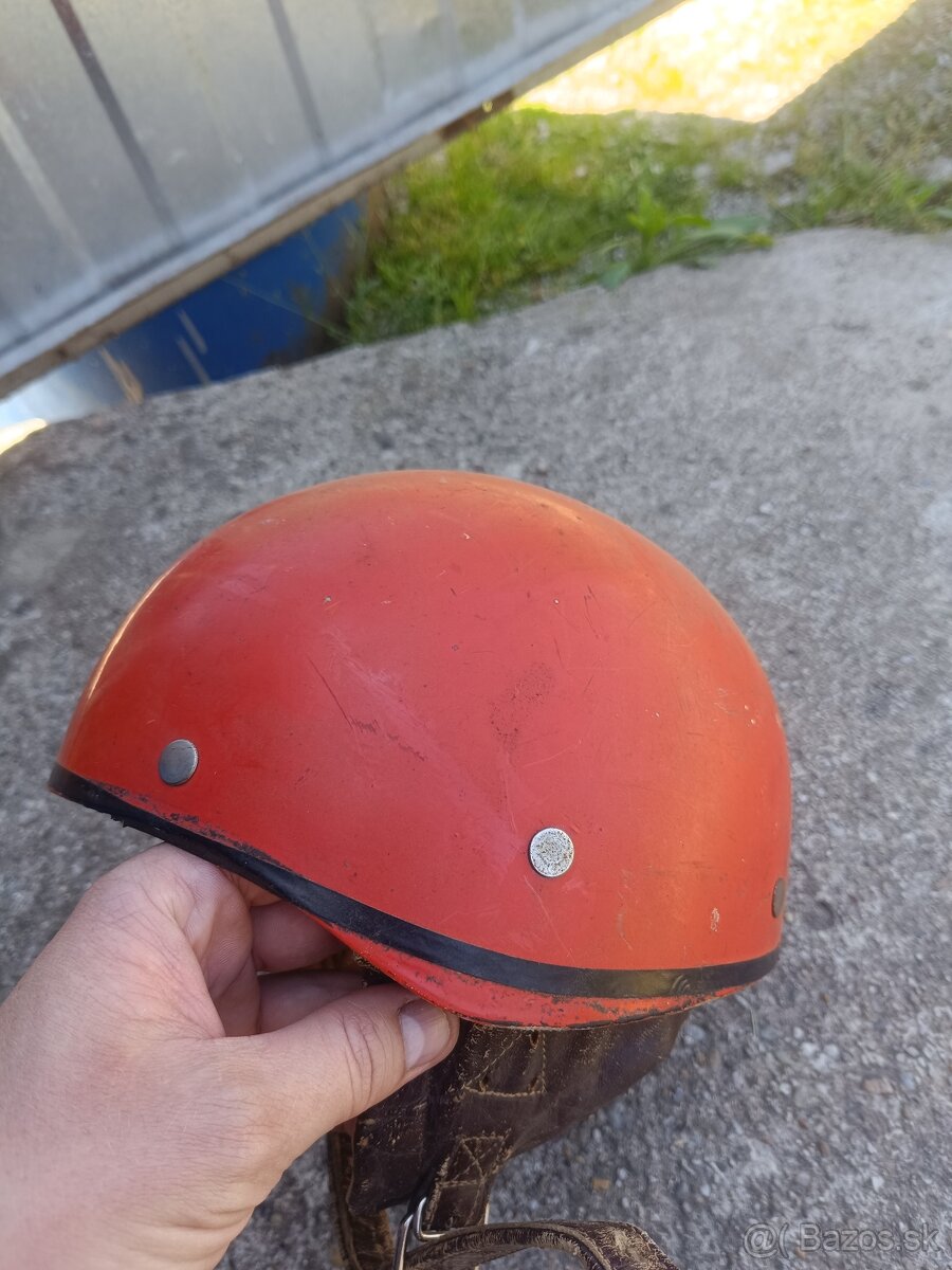 Retro prilba kovona Karviná