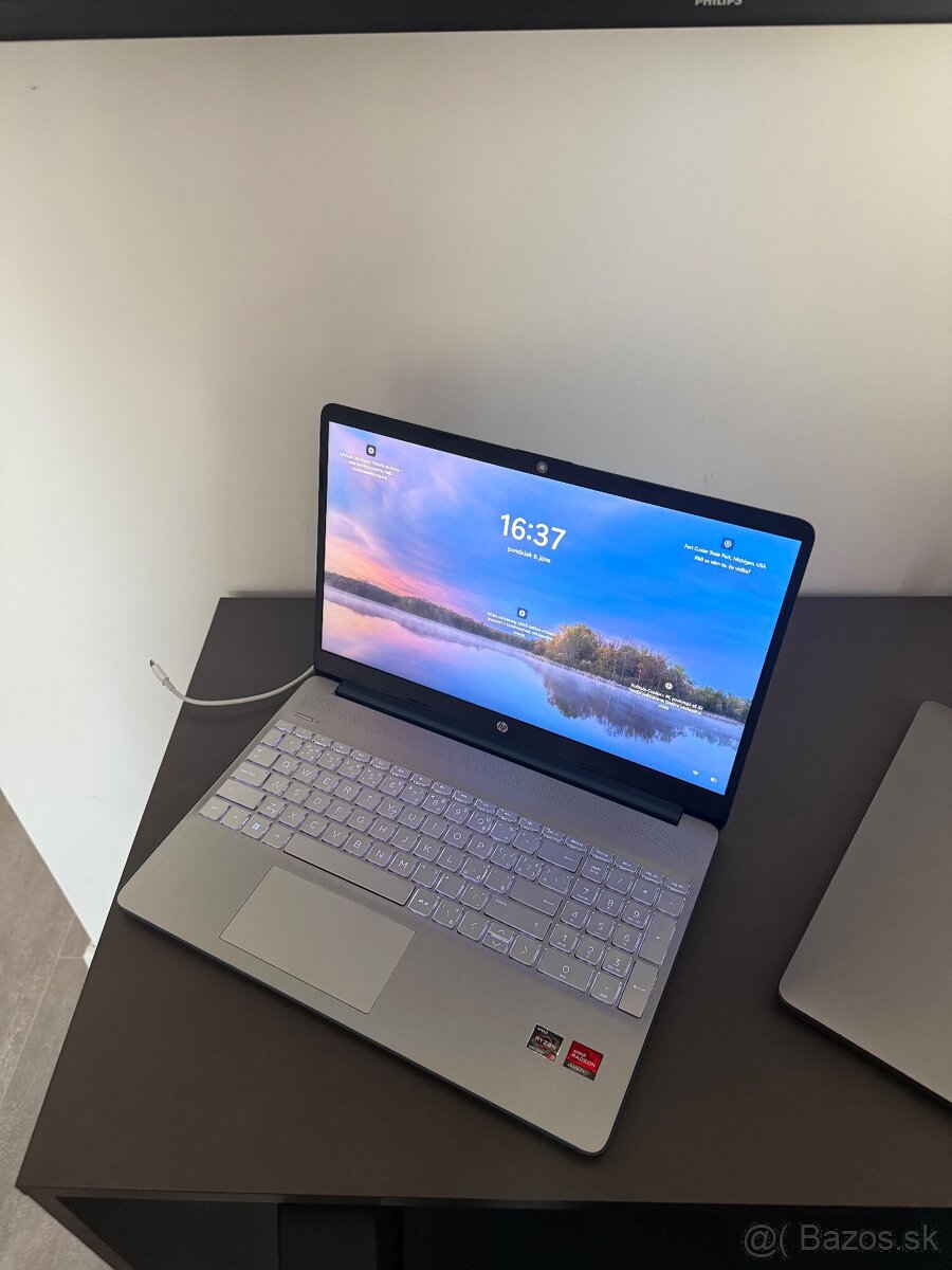 HP Laptop 15s-eq2xxx
