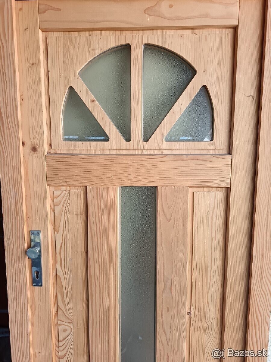 Drevené vchodové dvere 98x200