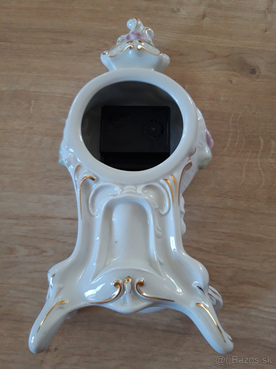 Porcelánové hodiny