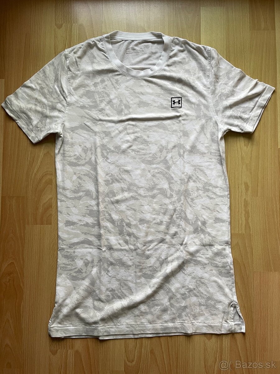 Under armour tričko veľkosť S