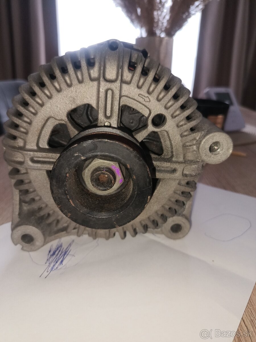 Alternátor BMW
