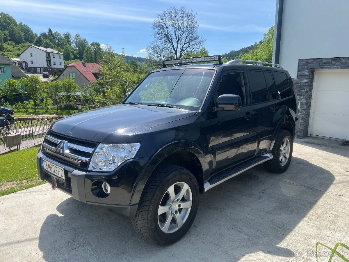 Mitsubishi Pajero 4