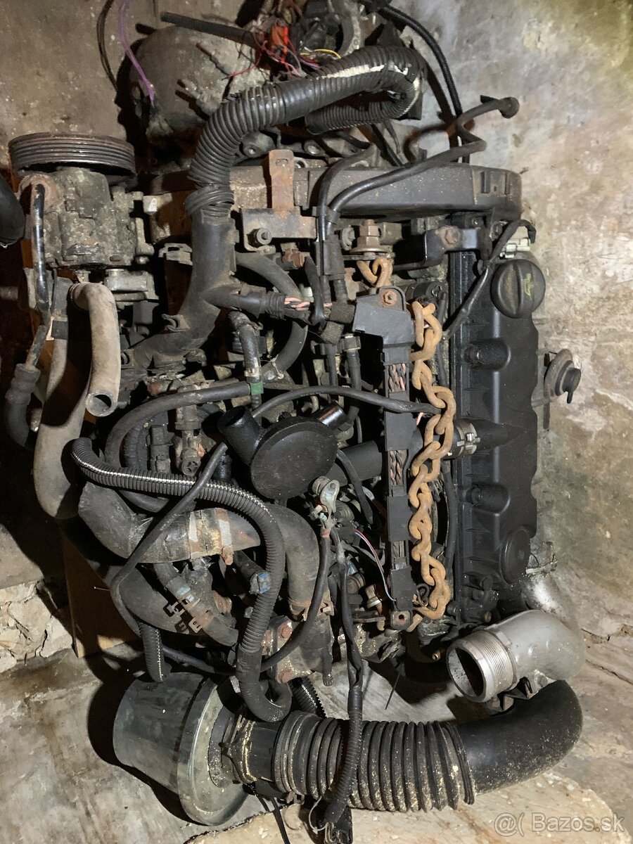 Rozpredám motor 2.0 hdi  Peugeot 406
