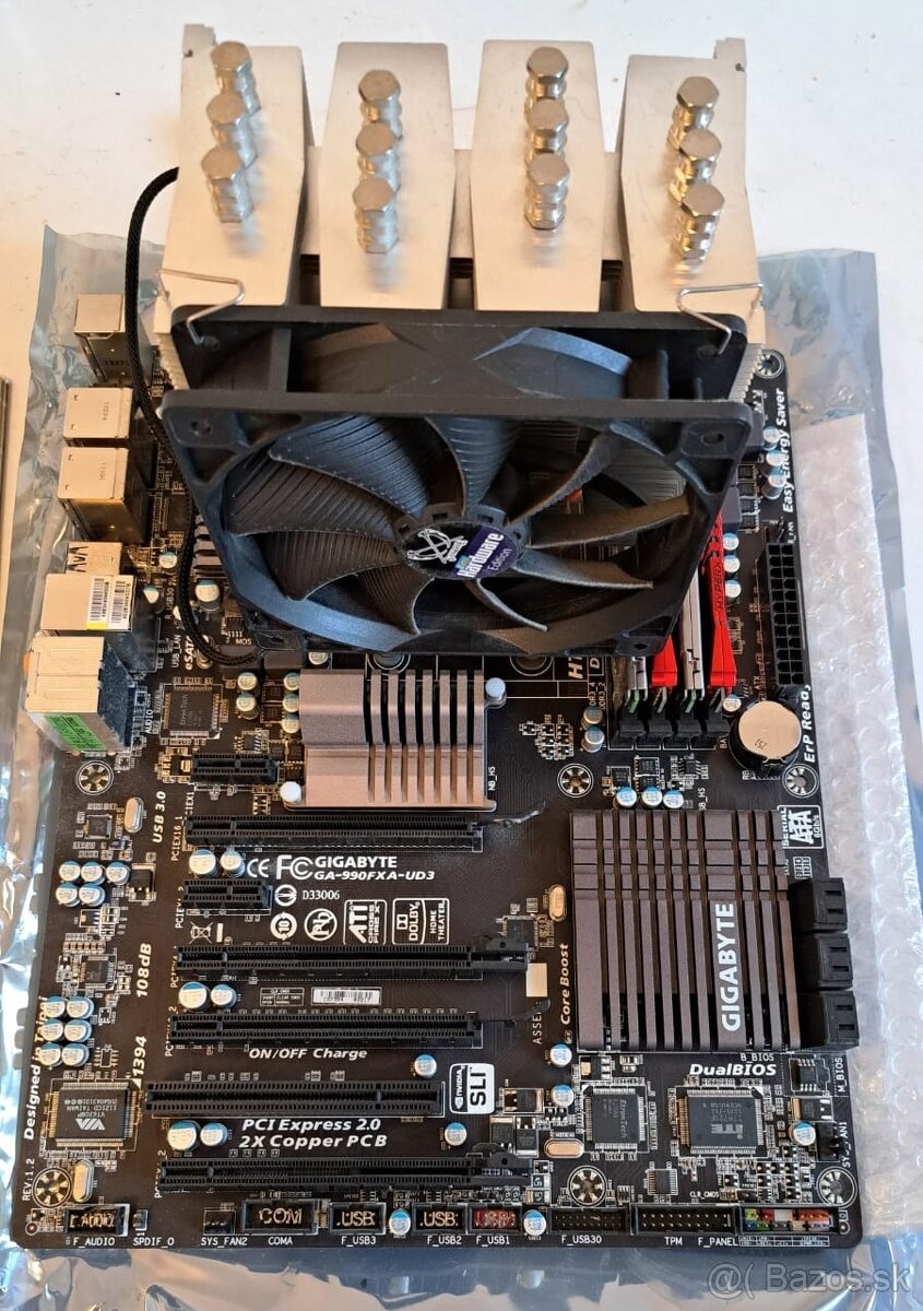 Gigabyte GA-990FXA-UD3 + FX-8320 + Mugen 3 + 16 GB HyperX