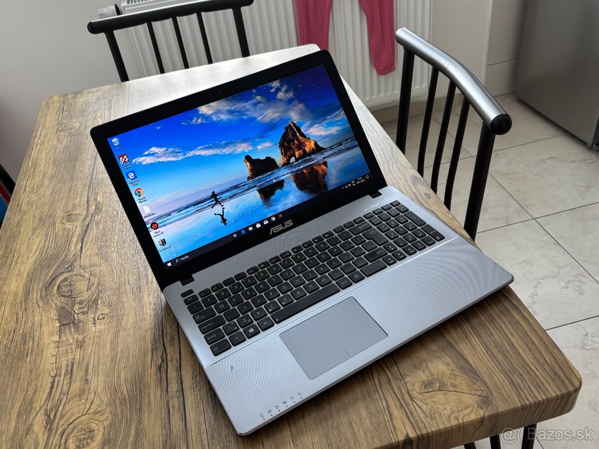 Asus/Notebook/i7/8GB RAM/1TB SSHD/2x Grafická karta 2GB