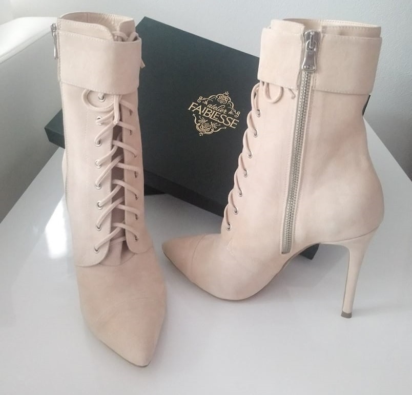 Luxusné dámske béžové čižmy z brúsenej kože na opätku NOVE