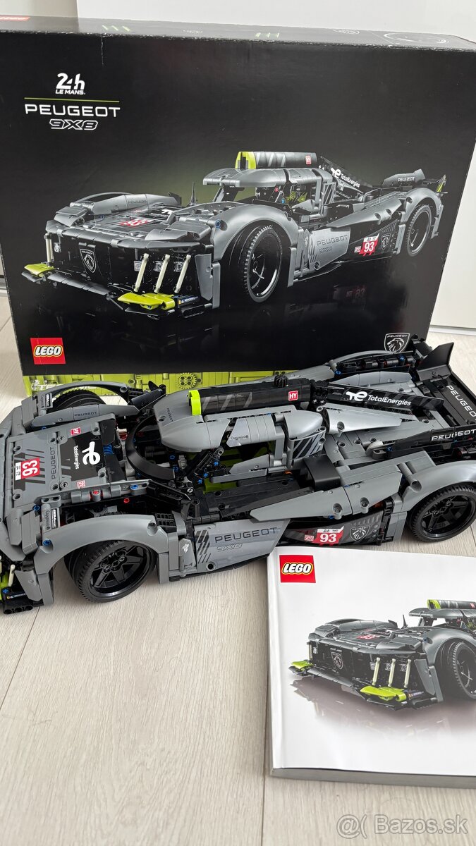 LEGO Technic 42156 PEUGEOT 9X8 24H Le Mans Hybrid Hypercar
