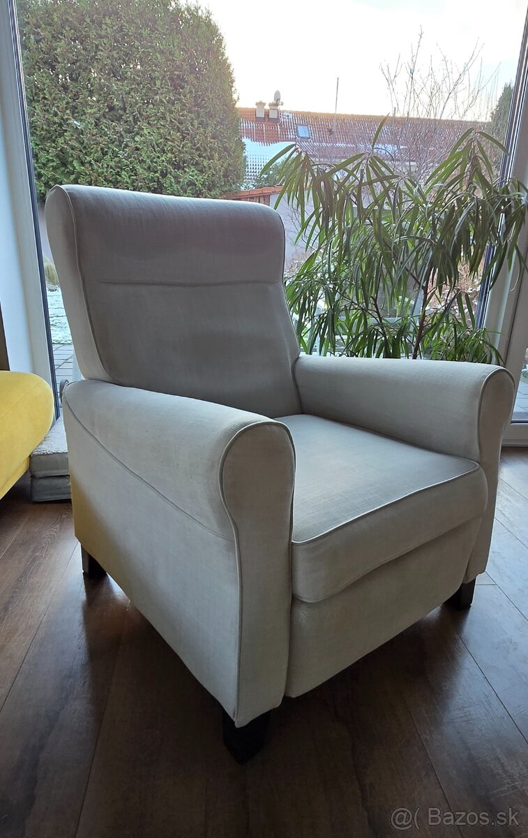 Polohovatelné kreslo