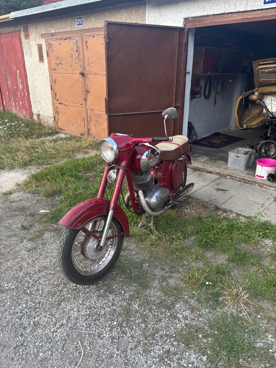 Jawa 250 559