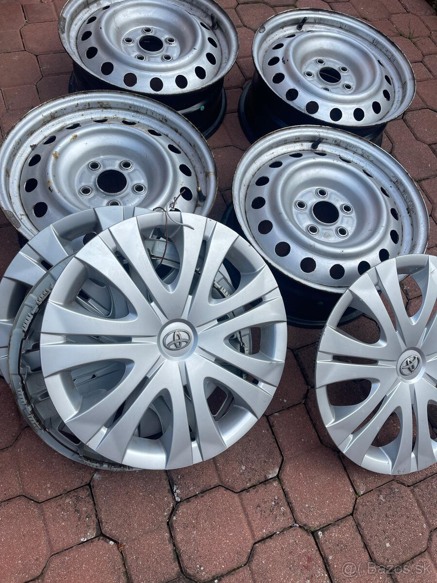 Predám plechové disky a puklice Toyota