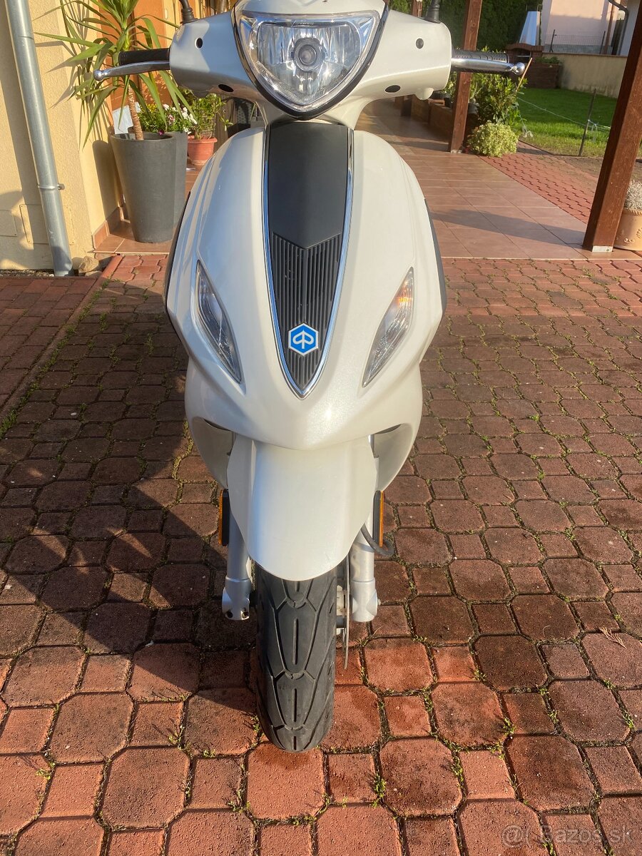 Predám skúter Piaggio Fly 50 4T