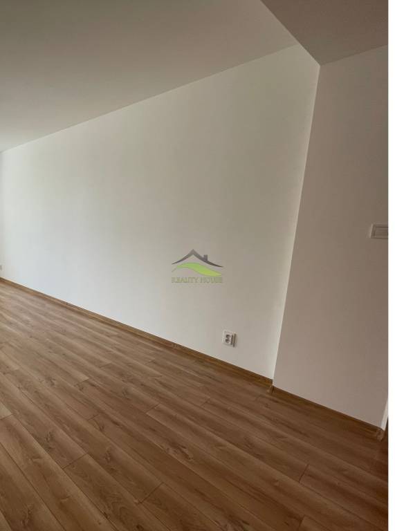 Slnečný 3 izbový byt 75 m2 v Michalovciach