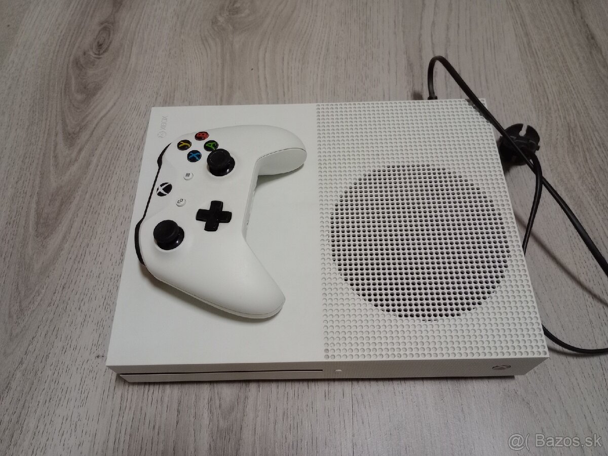 Xbox One S + ovládač