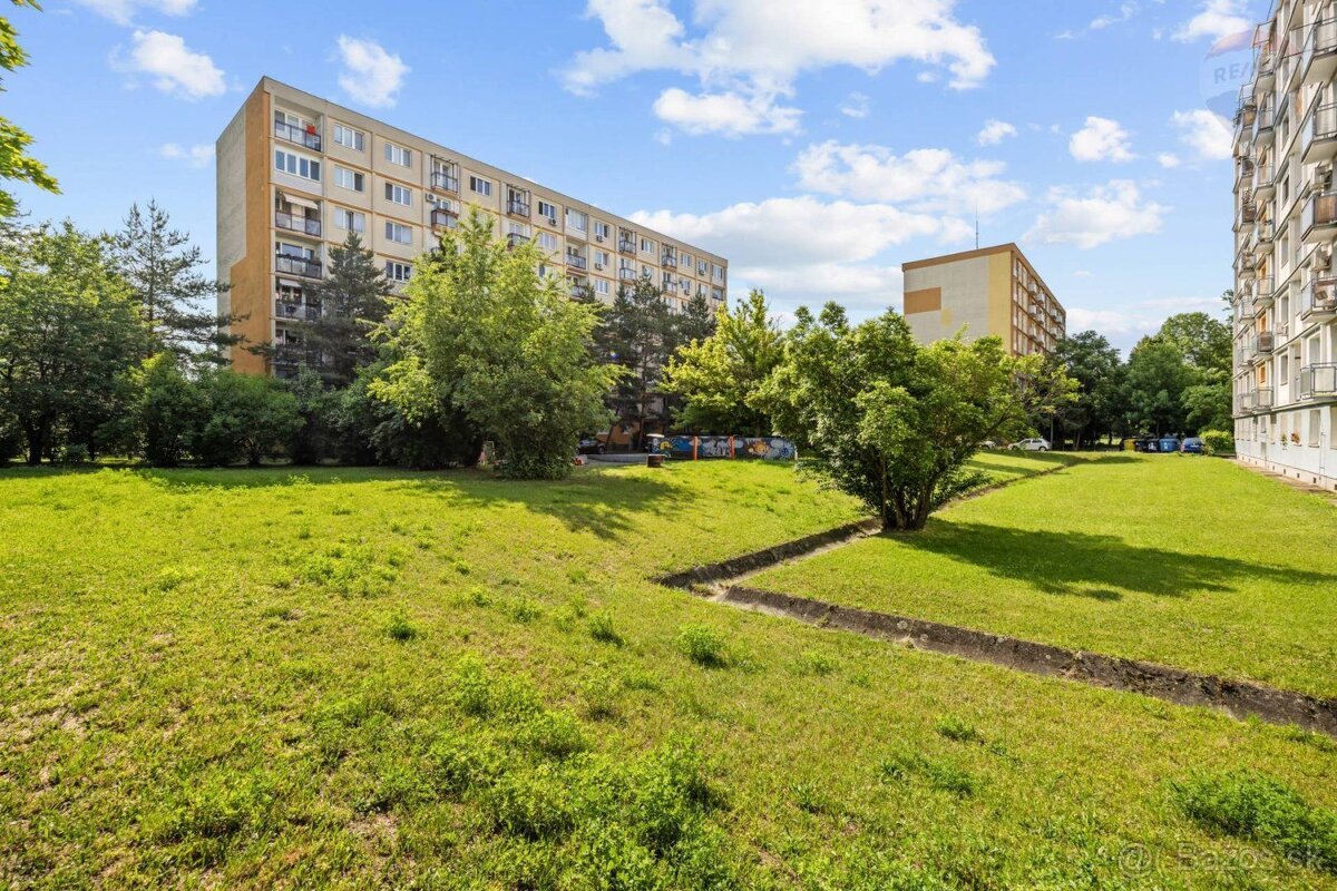 Na predaj 3-izbový byt na Šándorovej ulici v Ružinove