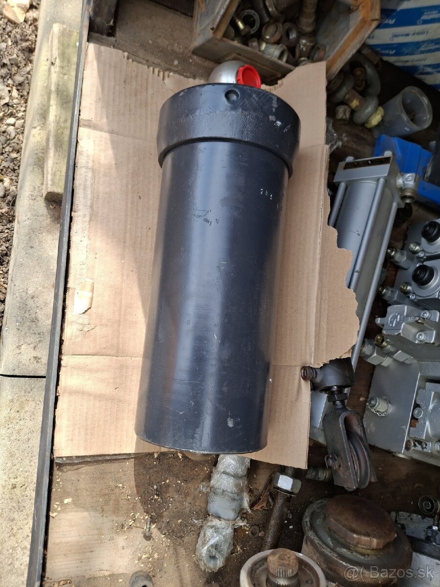 Hydraulický piest