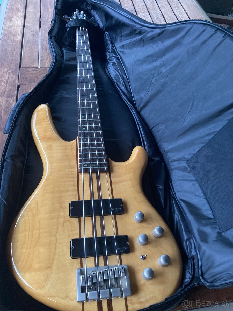 Basová gitara