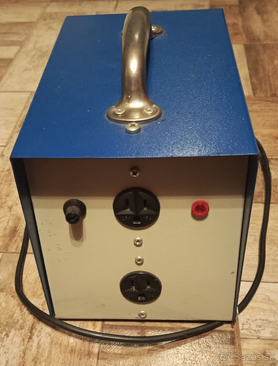 Menič napätia 110/220V 1000W