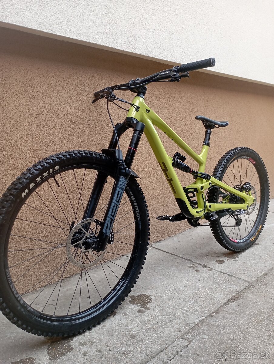 Yt capra Core 1