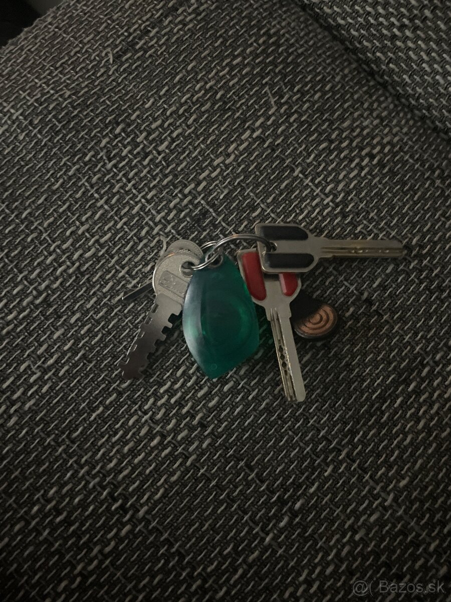 Priestranný byt Levice