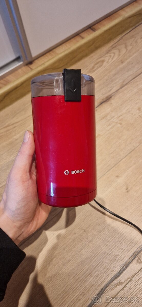 Mlyncek na kávu Bosh