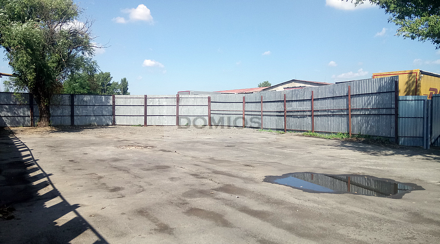 Skladovanie / parking - pozemok (704,71 m2, elektrina, KE-J)