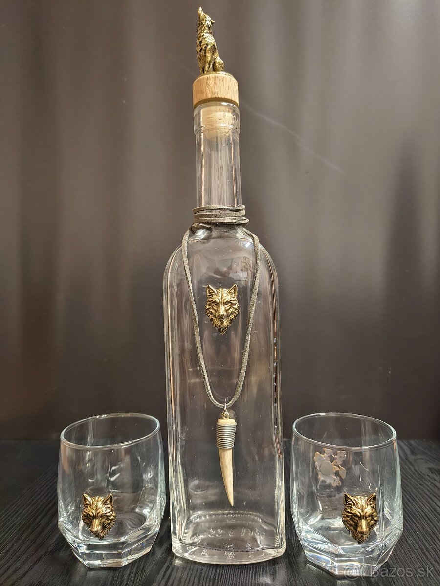 Nápojová suprava s priveskom