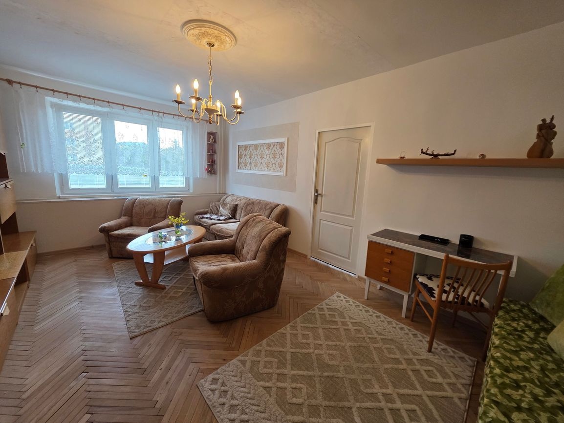 zariadený 2 izbový byt, 59 m2 + balkón, Nová Dubnica - SNP.