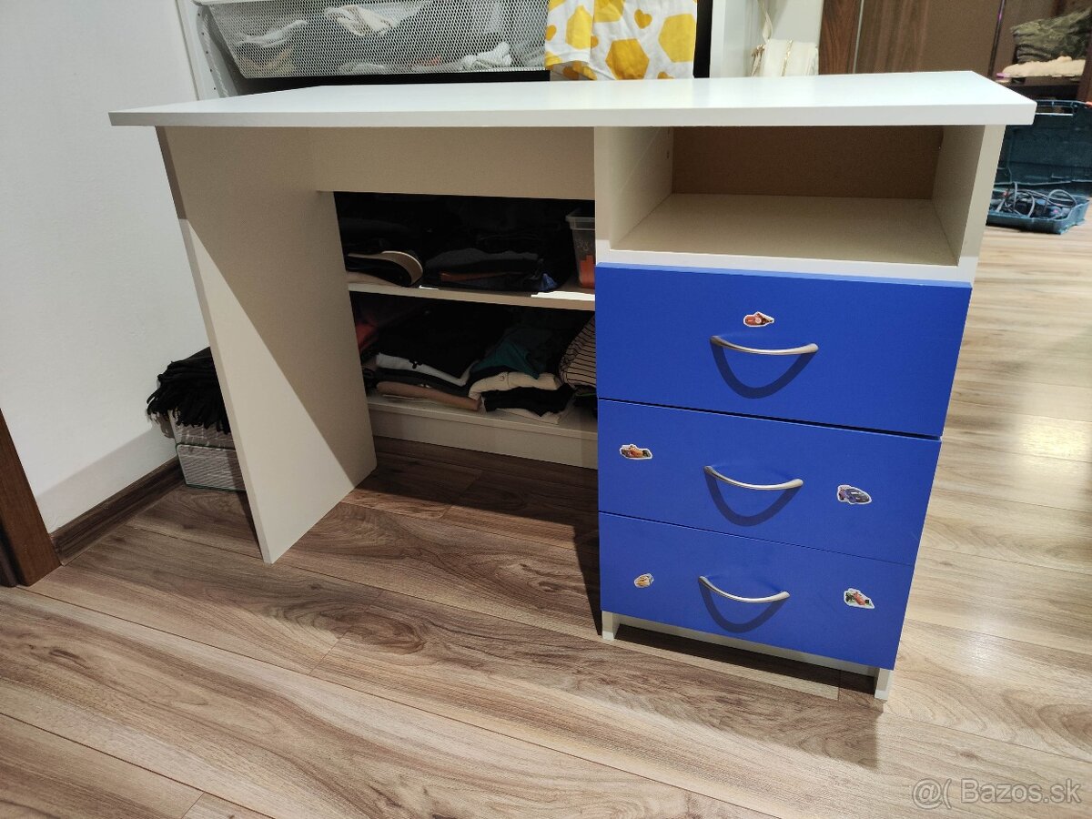 Detský písací stôl